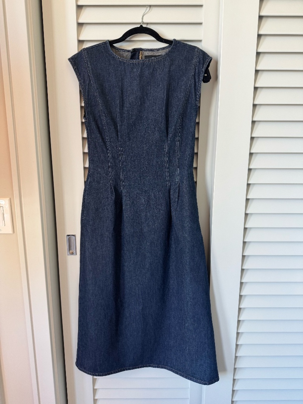 Banana Republic Denim Sleeveless Dress Midi Below Knee Size 2
